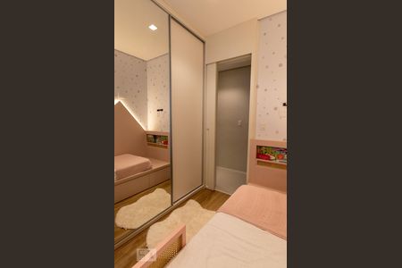 Apartamento para alugar com 96m², 3 quartos e 2 vagasQuarto 2