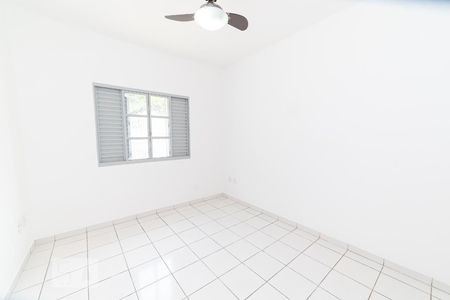 Casa à venda com 230m², 3 quartos e 8 vagasQuarto 3 02