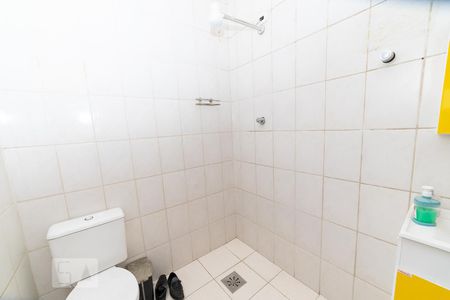 Casa à venda com 230m², 3 quartos e 8 vagasBanheiro 1 01