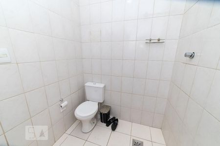 Casa à venda com 230m², 3 quartos e 8 vagasBanheiro 1 04