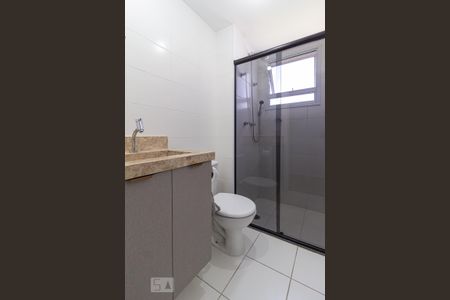 Banheiro de apartamento para alugar com 2 quartos, 49m² em Jaguaribe, Osasco