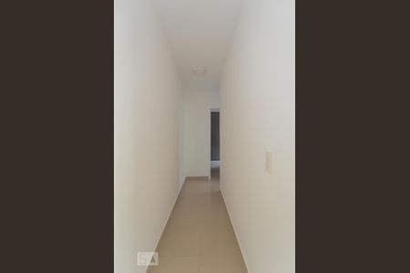 Corredor Sala/Quartos de apartamento para alugar com 2 quartos, 58m² em Jardim Flor da Montanha, Guarulhos