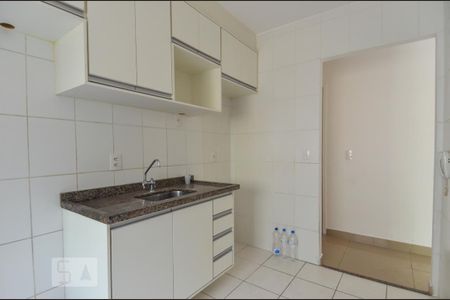 Cozinha de apartamento para alugar com 2 quartos, 58m² em Jardim Flor da Montanha, Guarulhos