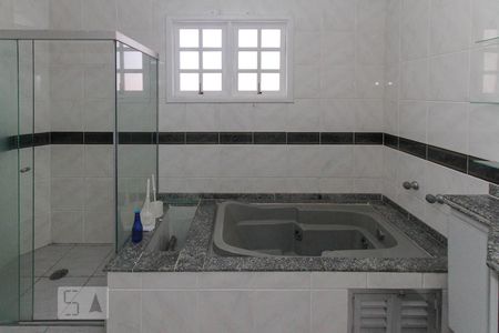Casa à venda com 177m², 3 quartos e 2 vagasBanheiro