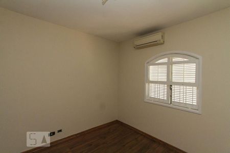 Casa à venda com 177m², 3 quartos e 2 vagasQuarto