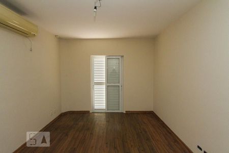 Casa à venda com 177m², 3 quartos e 2 vagasSuite