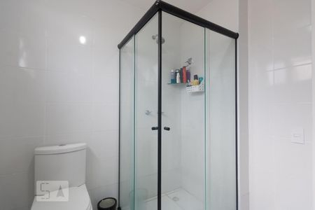 Banheiro de apartamento à venda com 1 quarto, 41m² em Campanário, Diadema