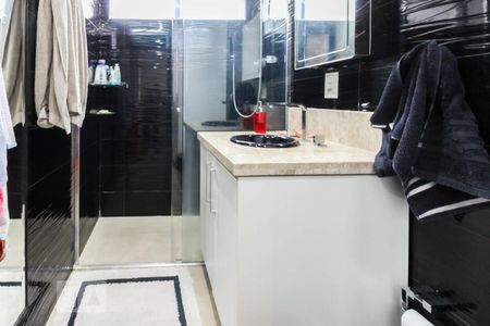 Apartamento à venda com 100m², 3 quartos e 1 vaga Apartamento à venda com 100m², 3 quartos e 1 vagaBanheiro da Suíte