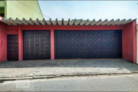 Casa para alugar com 470m², 4 quartos e 4 vagasFachada