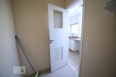 Apartamento à venda com 77m², 2 quartos e 1 vagaQuarto de Serviço