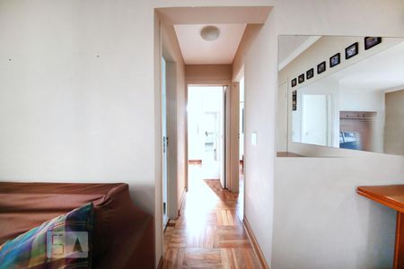 Apartamento à venda com 77m², 2 quartos e 1 vagaCorredor - Quartos