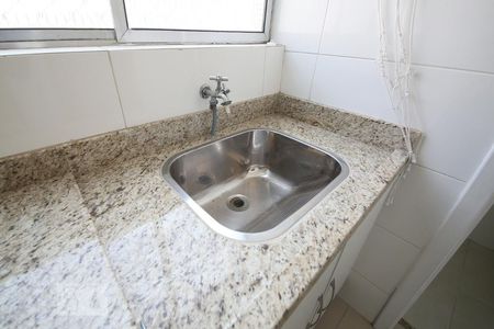 Apartamento à venda com 77m², 2 quartos e 1 vagaÁrea de Serviço