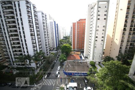 Apartamento à venda com 77m², 2 quartos e 1 vagaVista