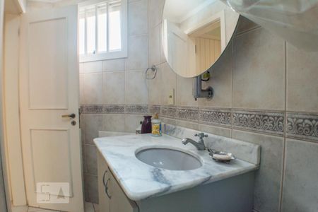 Casa à venda com 280m², 4 quartos e 2 vagasBanheiro de serviço