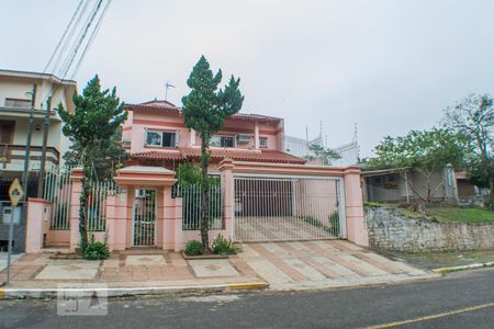 Casa à venda com 280m², 4 quartos e 2 vagasFachada