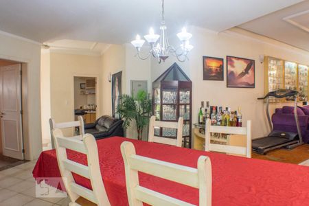 Casa à venda com 280m², 4 quartos e 2 vagasSala de jantar