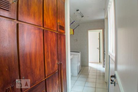 Casa à venda com 280m², 4 quartos e 2 vagasLavanderia