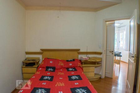 Casa à venda com 280m², 4 quartos e 2 vagasSuite 4