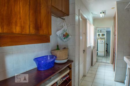 Casa à venda com 280m², 4 quartos e 2 vagasLavanderia