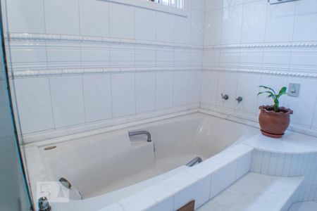 Casa à venda com 280m², 4 quartos e 2 vagasBanheiro Suite 1