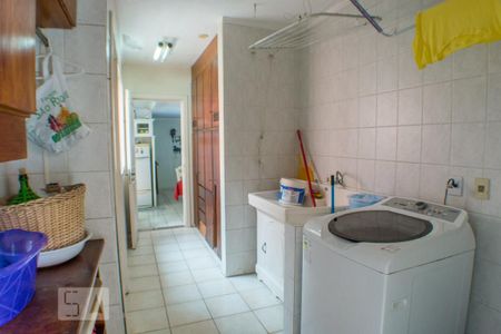 Casa à venda com 280m², 4 quartos e 2 vagasLavanderia