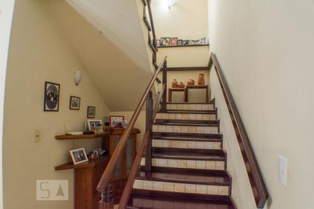 Casa à venda com 280m², 4 quartos e 2 vagasEscada