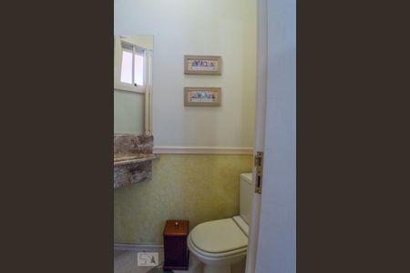 Casa à venda com 280m², 4 quartos e 2 vagasLavabo