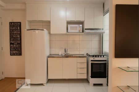 Apartamento para alugar com 35m², 1 quarto e sem vaga Apartamento para alugar com 35m², 1 quarto e sem vagaCozinha - Armários