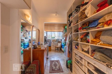 Apartamento à venda com 179m², 2 quartos e 3 vagasCloset