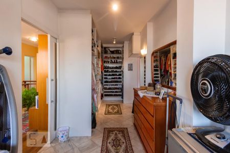 Apartamento à venda com 179m², 2 quartos e 3 vagasCloset