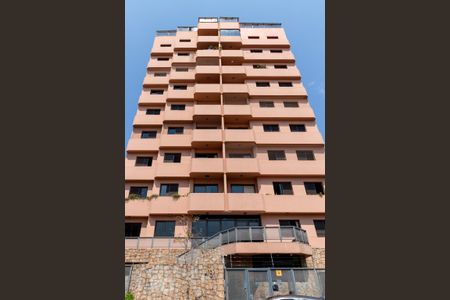 Apartamento à venda com 179m², 2 quartos e 3 vagasFachada rua