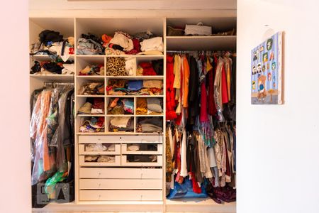 Apartamento à venda com 179m², 2 quartos e 3 vagasCloset