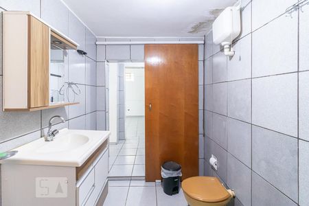 Banheiro de casa para alugar com 1 quarto, 290m² em Vila Sao Francisco, São Paulo