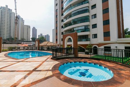 Apartamento à venda com 189m², 3 quartos e 4 vagasÁrea comum - Piscina
