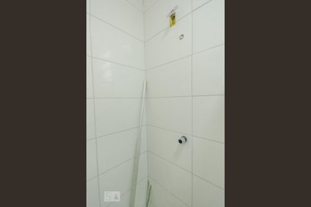 Banheiro de casa de condomínio para alugar com 1 quarto, 48m² em Vila Maria Alta, São Paulo