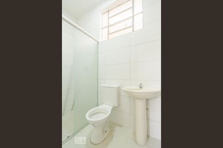 Banheiro de casa de condomínio para alugar com 1 quarto, 48m² em Vila Maria Alta, São Paulo
