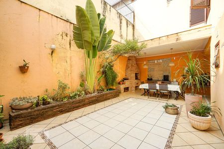 Casa para alugar com 540m², 3 quartos e 4 vagas Casa para alugar com 540m², 3 quartos e 4 vagasQuintal