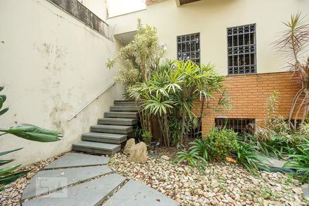 Casa para alugar com 540m², 3 quartos e 4 vagas Casa para alugar com 540m², 3 quartos e 4 vagasEntrada