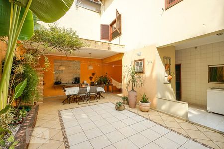 Casa para alugar com 540m², 3 quartos e 4 vagas Casa para alugar com 540m², 3 quartos e 4 vagasQuintal