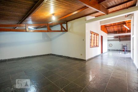 Casa para alugar com 540m², 3 quartos e 4 vagas Casa para alugar com 540m², 3 quartos e 4 vagasSótão