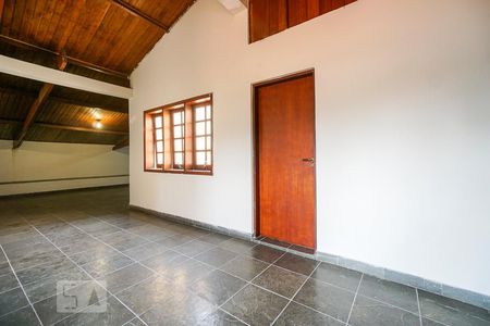 Casa para alugar com 540m², 3 quartos e 4 vagas Casa para alugar com 540m², 3 quartos e 4 vagasSótão
