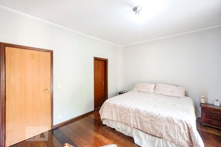 Casa para alugar com 540m², 3 quartos e 4 vagas Casa para alugar com 540m², 3 quartos e 4 vagasSuíte 01