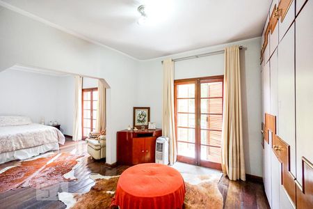 Casa para alugar com 540m², 3 quartos e 4 vagas Casa para alugar com 540m², 3 quartos e 4 vagasCloset suíte 01