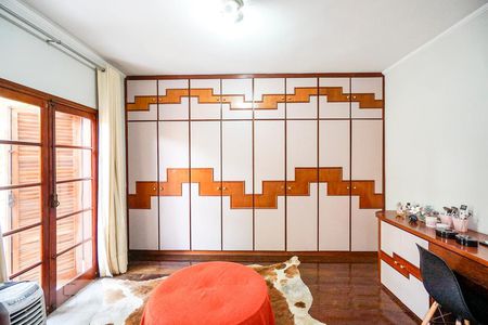 Casa para alugar com 540m², 3 quartos e 4 vagas Casa para alugar com 540m², 3 quartos e 4 vagasCloset suíte 01