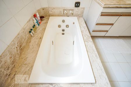 Casa para alugar com 540m², 3 quartos e 4 vagas Casa para alugar com 540m², 3 quartos e 4 vagasBanheira