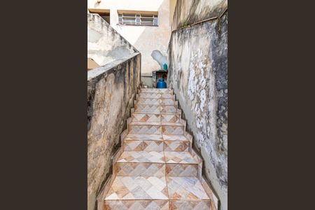 Casa à venda com 127m², 3 quartos e 2 vagas Casa à venda com 127m², 3 quartos e 2 vagasEscada Externa