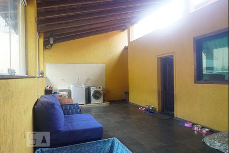 Casa à venda com 259m², 3 quartos e 2 vagasQuintal com Cobertura