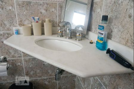 Casa à venda com 259m², 3 quartos e 2 vagasBanheiro da Suíte 1