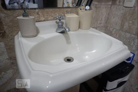 Casa à venda com 259m², 3 quartos e 2 vagasBanheiro da Suíte 2