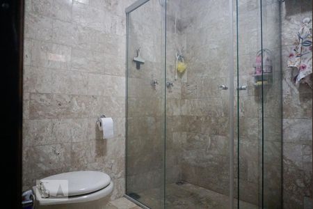 Casa à venda com 259m², 3 quartos e 2 vagasBanheiro da Suíte 2